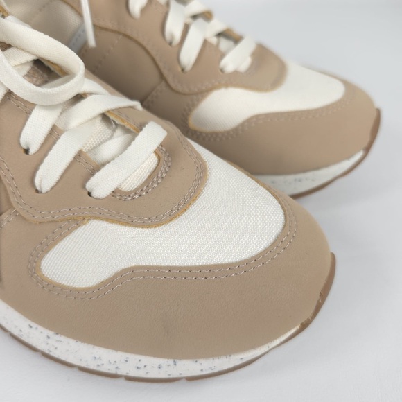 NWOB UGG Retrainer Sports Sneakers LEATHER/MESH 1136855 Sz 8.5 - Picture 5 of 14